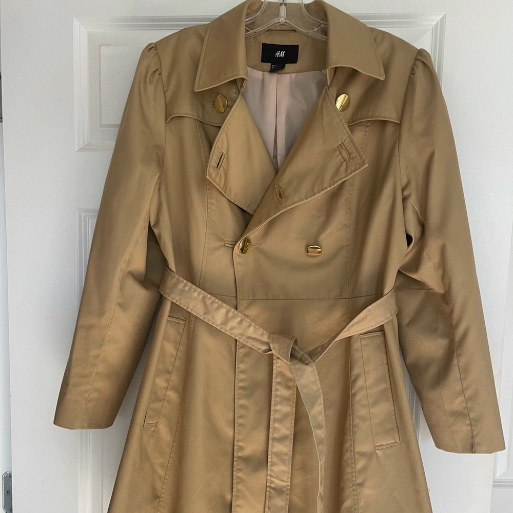✨✨H&M Tan Coat 🧥